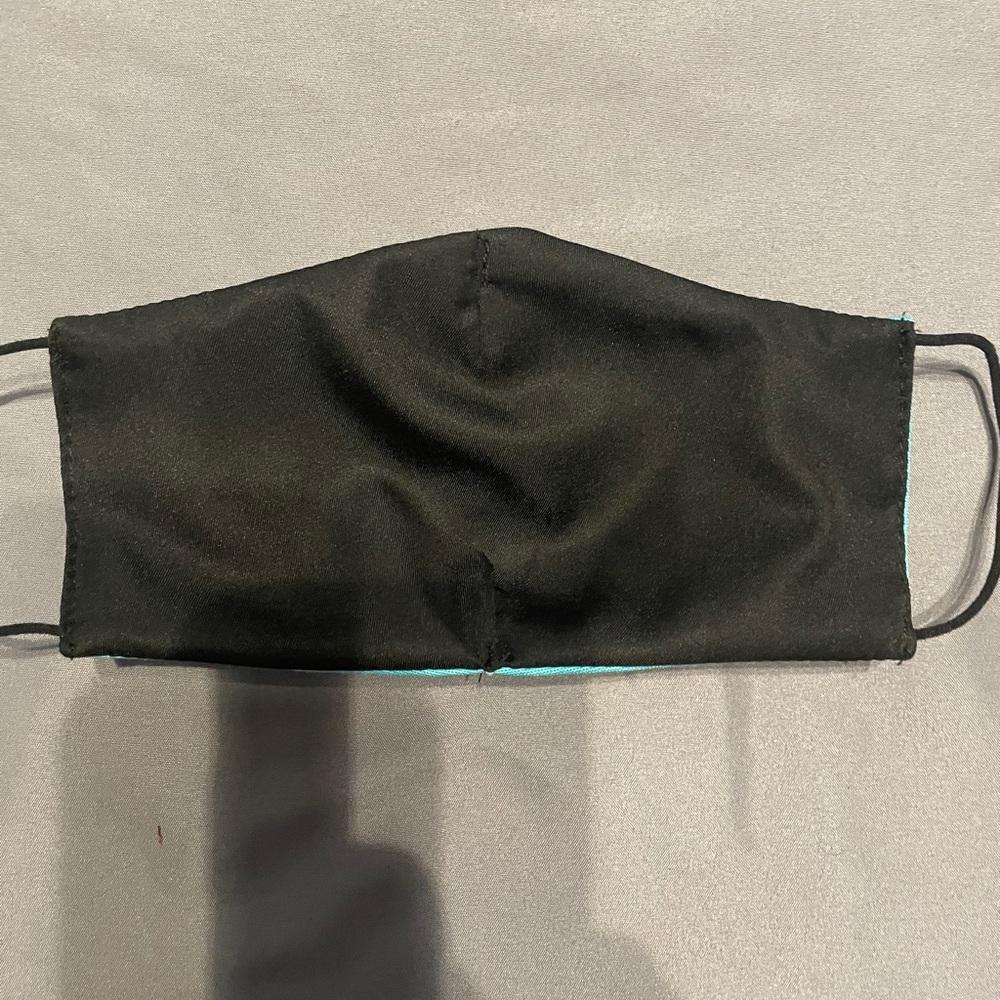Embroidered face mask - Picture 4 of 12